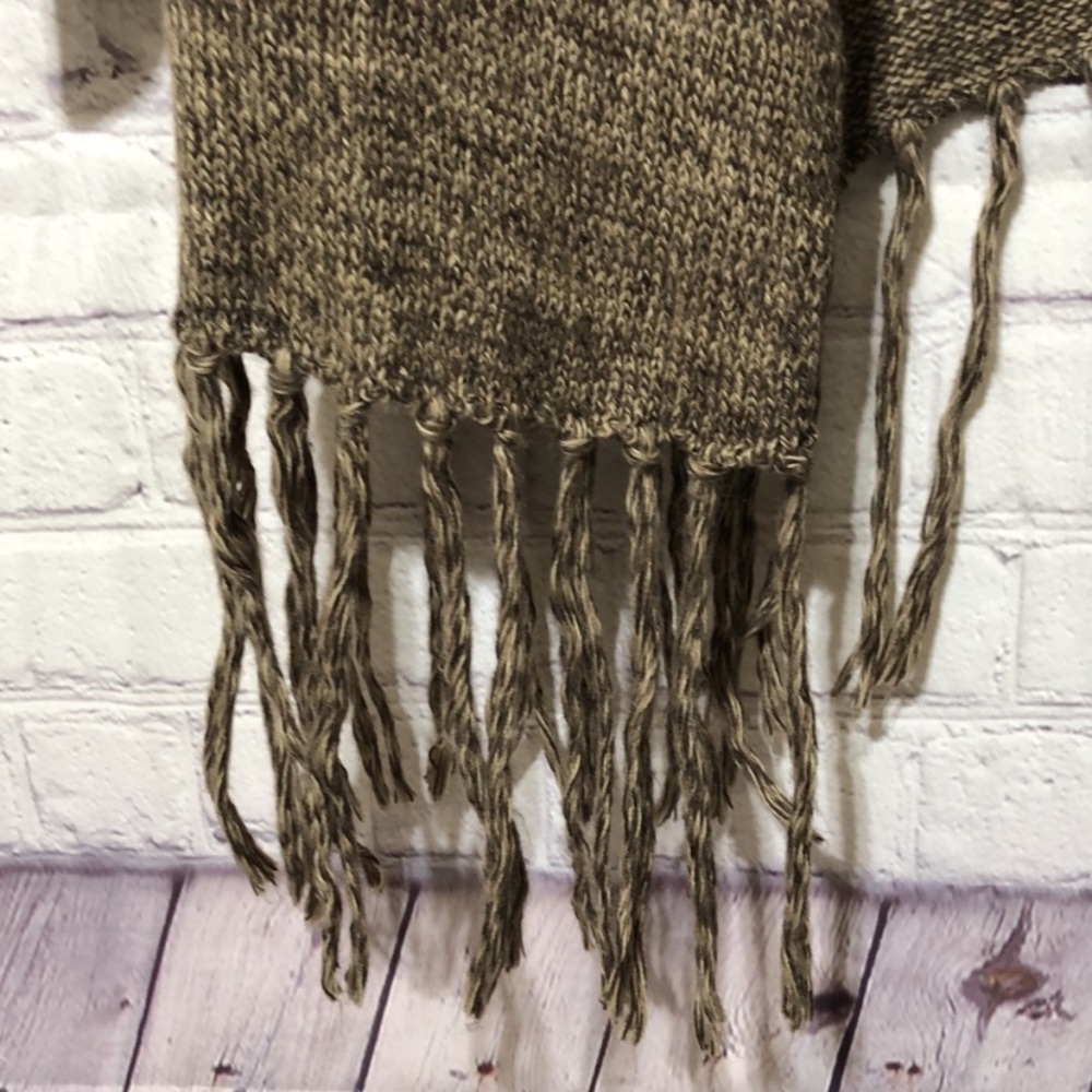 Chelsea & Violet Gray and Cream Knit Cardigan - Picture 3 of 9
